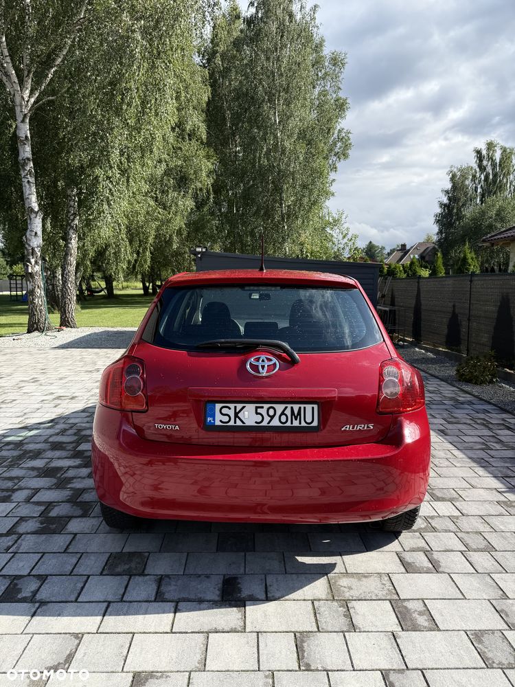 Toyota Auris 1.4 VVT-i Terra - 4