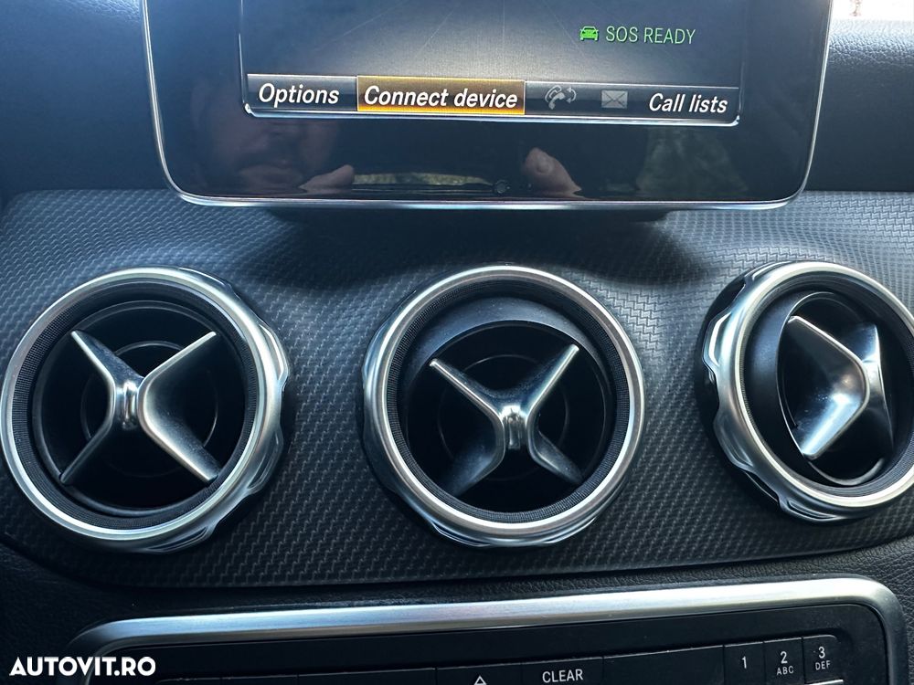 Mercedes-Benz GLA - 24