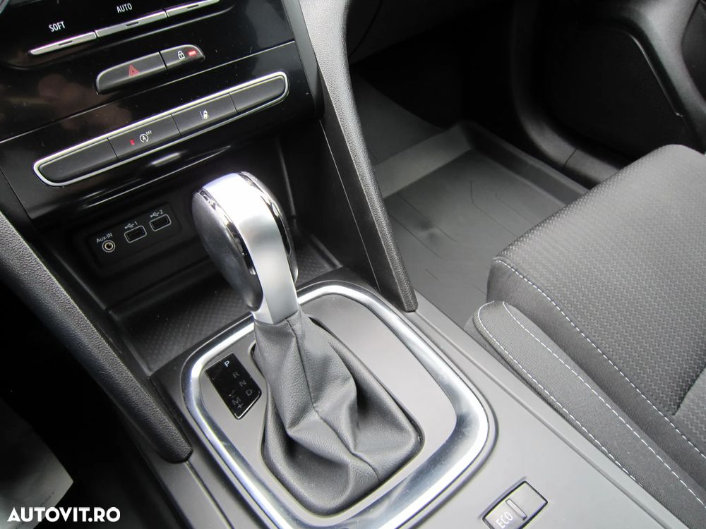 Renault Megane TCe 140 EDC GPF Techno - 10