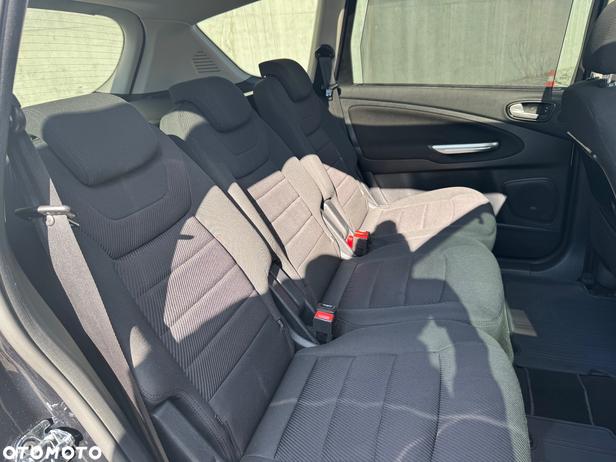 Ford S-Max 2.0 TDCi DPF Titanium X - 27