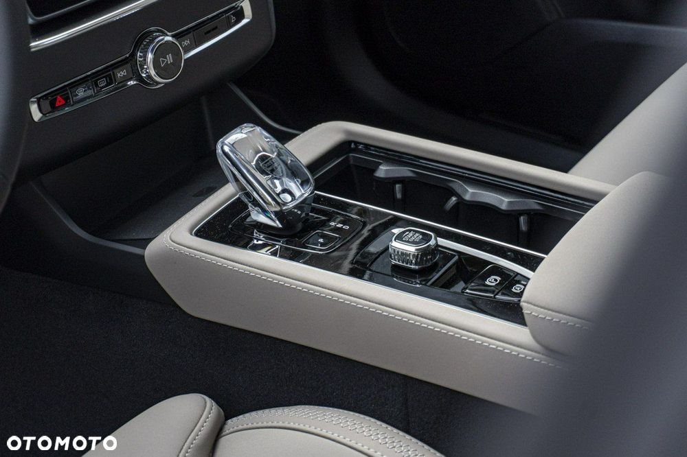 Volvo XC 90 - 22