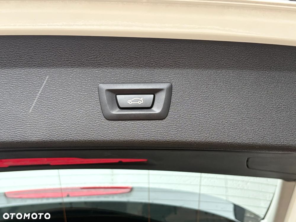 BMW X1 sDrive18i Advantage - 22