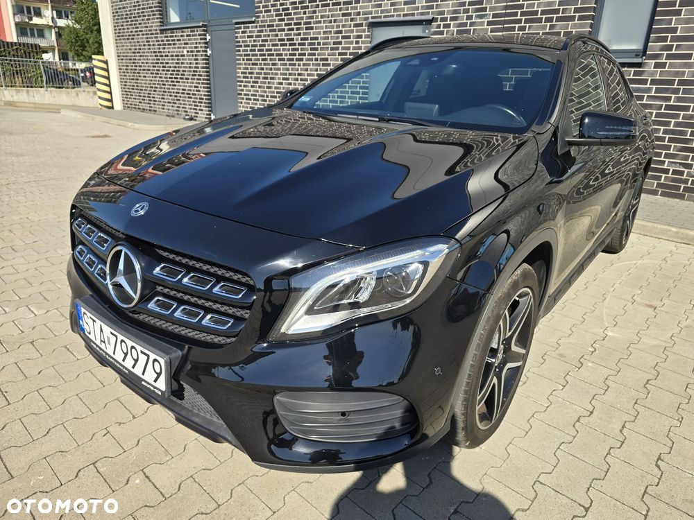 Mercedes-Benz GLA 200 7G-DCT AMG Line - 35