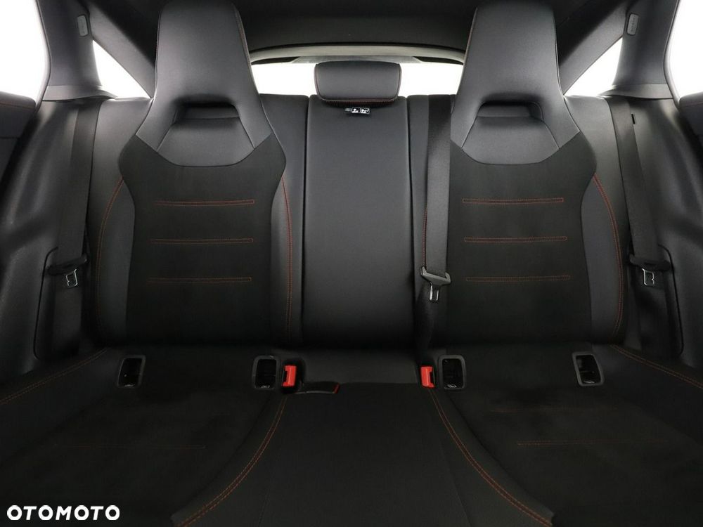Mercedes-Benz CLA 250 e PHEV AMG Line 8G-DCT - 19