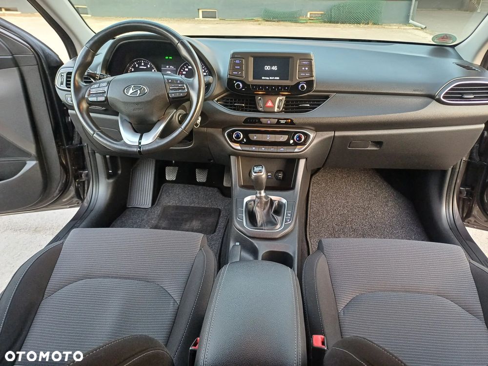 Hyundai i30 blue Kombi 1.4 - 18