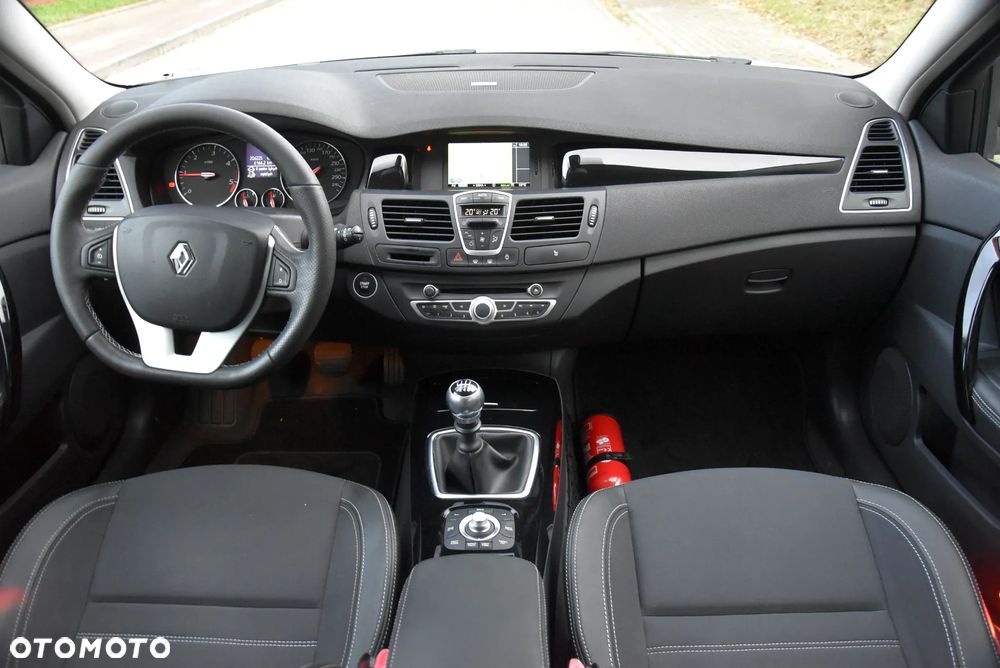 Renault Laguna dCi 110 FAP Bose Edition - 14