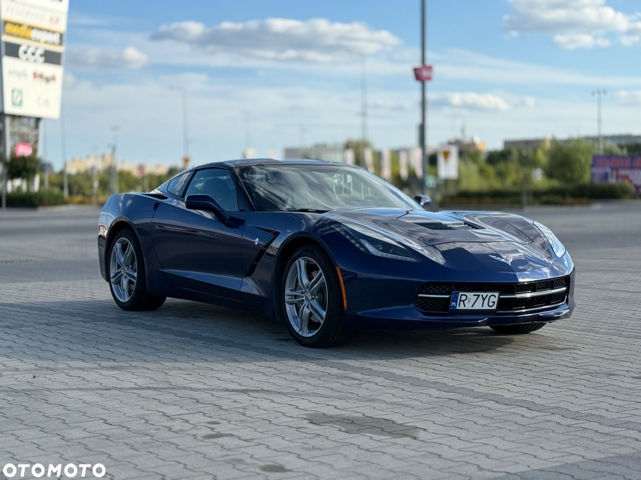 Chevrolet Corvette - 4