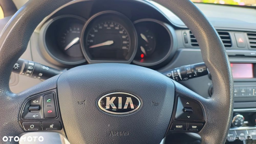 Kia Rio 1.2 M - 10