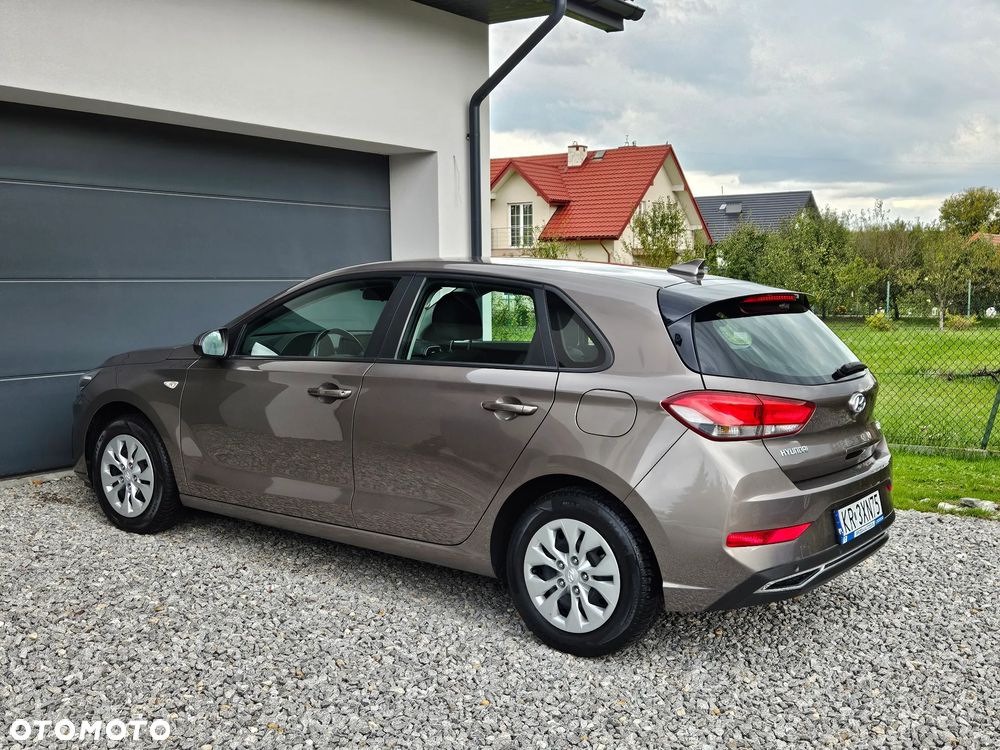 Hyundai i30 1.5 DPI Classic + - 33