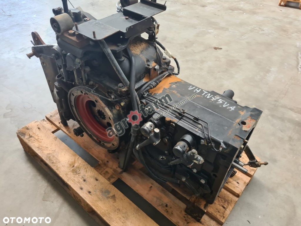 TYLNY MOST NEW HOLLAND TN75VA 87355071 - 1