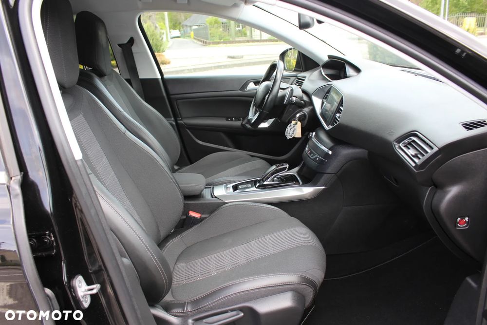 Peugeot 308 BlueHDi 130 EAT8 Stop & Start Allure Pack - 8
