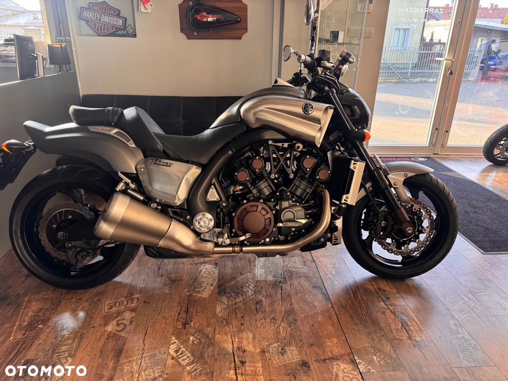 Yamaha V-MAX - 5
