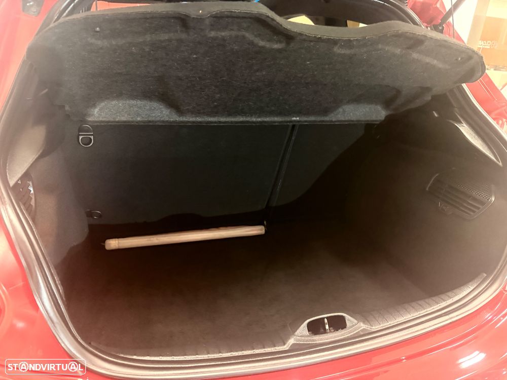 Peugeot 208 GTI 200 THP - 8