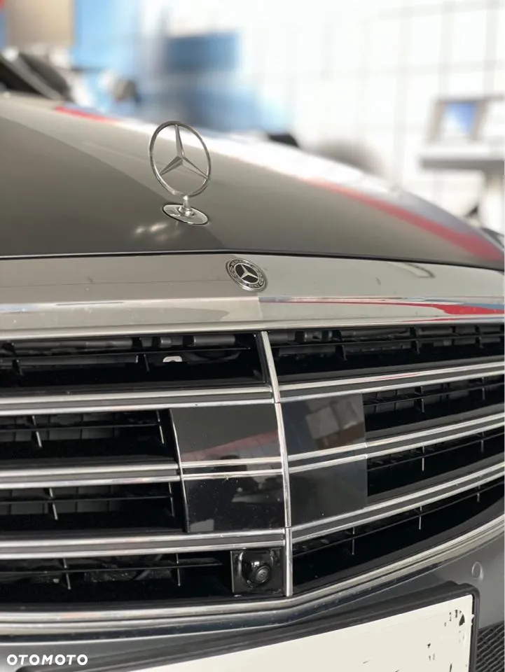 Mercedes-Benz Klasa E 220 d 4Matic T 9G-TRONIC Exclusive - 5