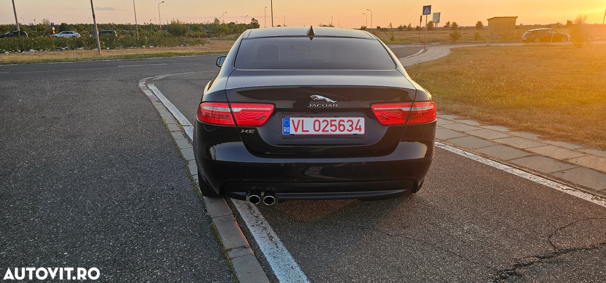 Jaguar XE 2.0 R-Sport - 7