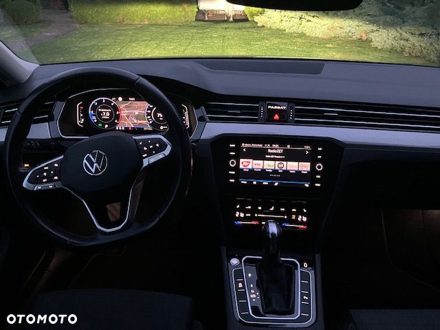 Volkswagen Passat - 13