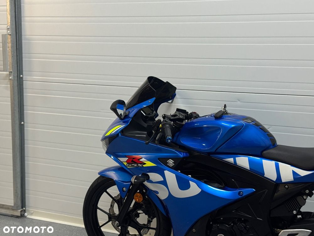 Suzuki GSX-R - 11