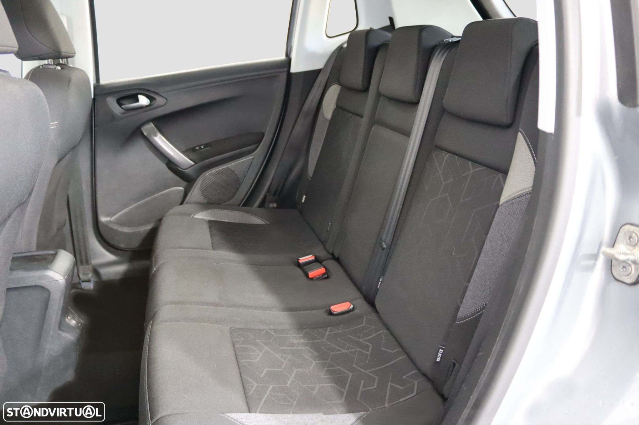 Peugeot 2008 - 13