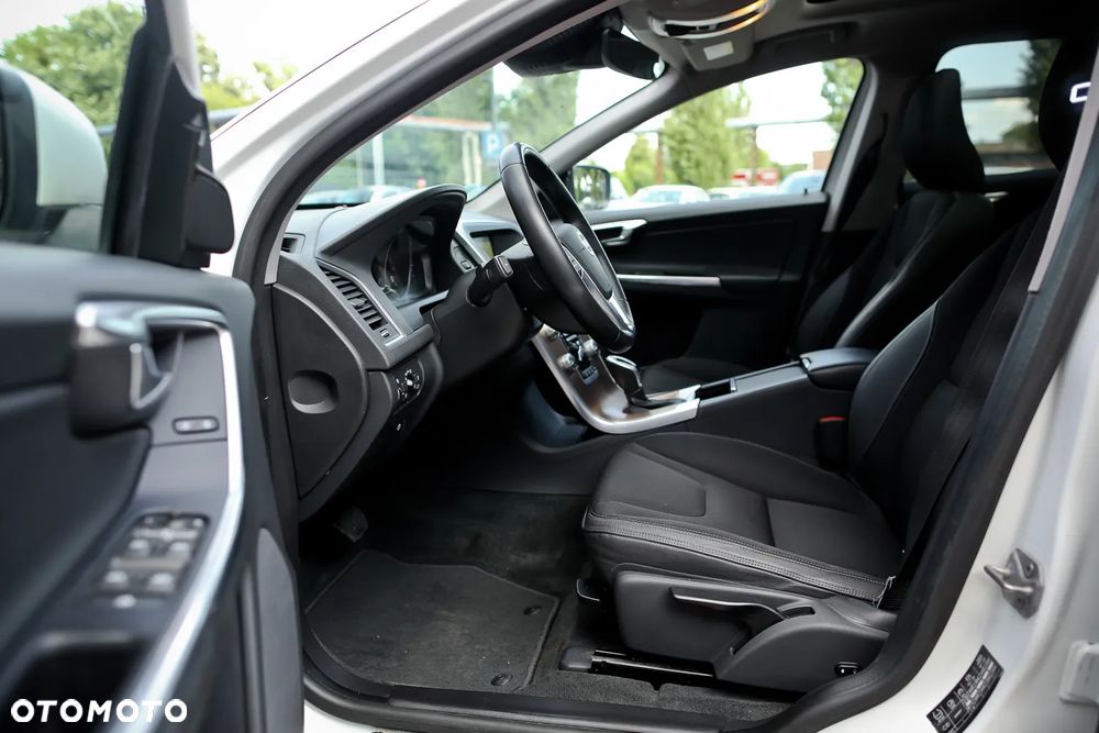 Volvo XC 60 D4 Geartronic Momentum - 19