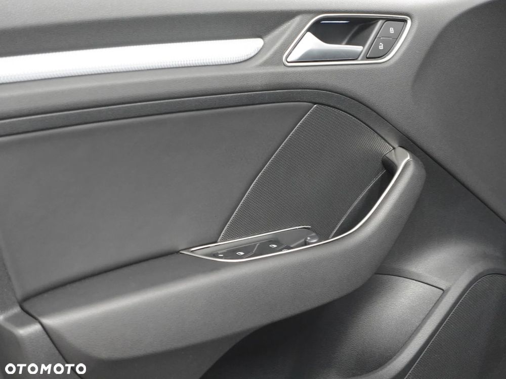 Audi A3 Sportback 2.0 TDI quattro - 17