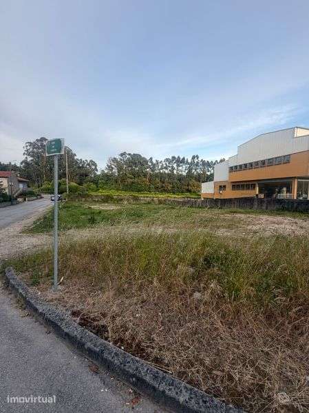 Terreno com 2 Frentes Frazão-Paços de Ferreira | 1400m² | - Grande imagem: 3/8