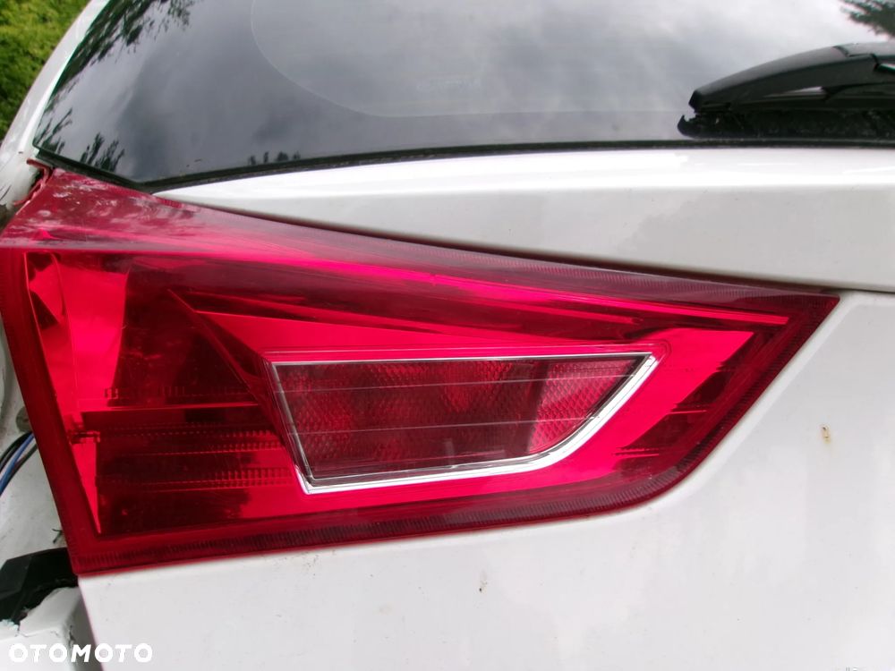 LAMPA TYŁ PRAWA LEWA WEW . TOYOTA AURIS II 13-15  HB - 1
