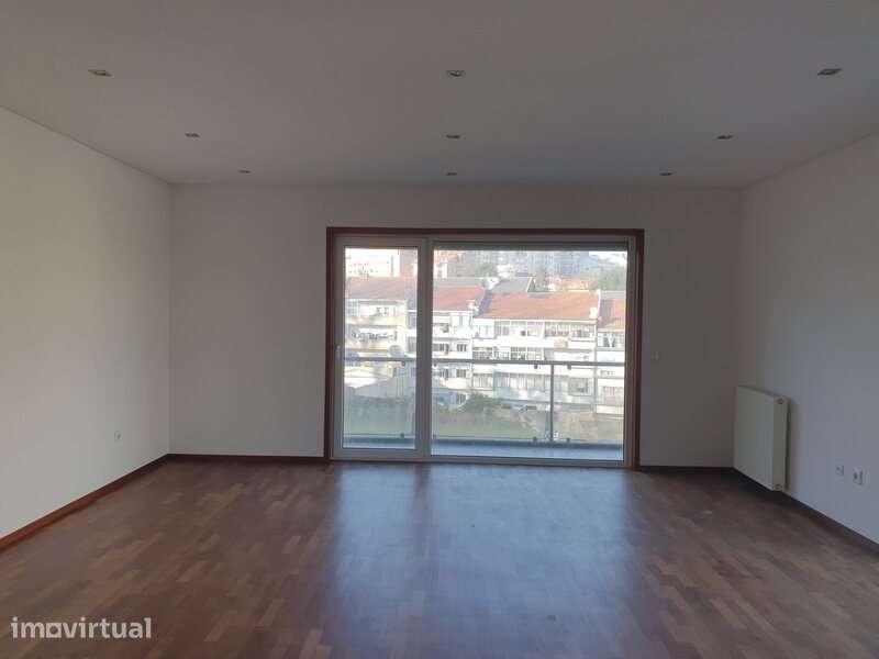Apartamento T3 - Praça das Flores - Porto - Grande imagem: 2/10