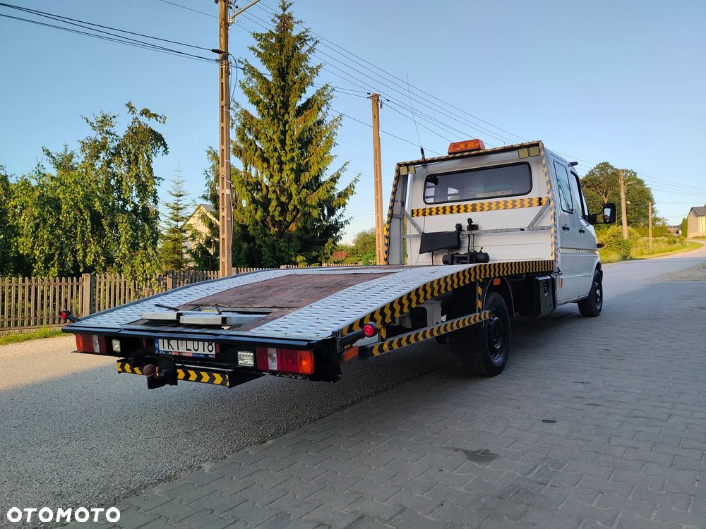 Mercedes-Benz Sprinter - 33
