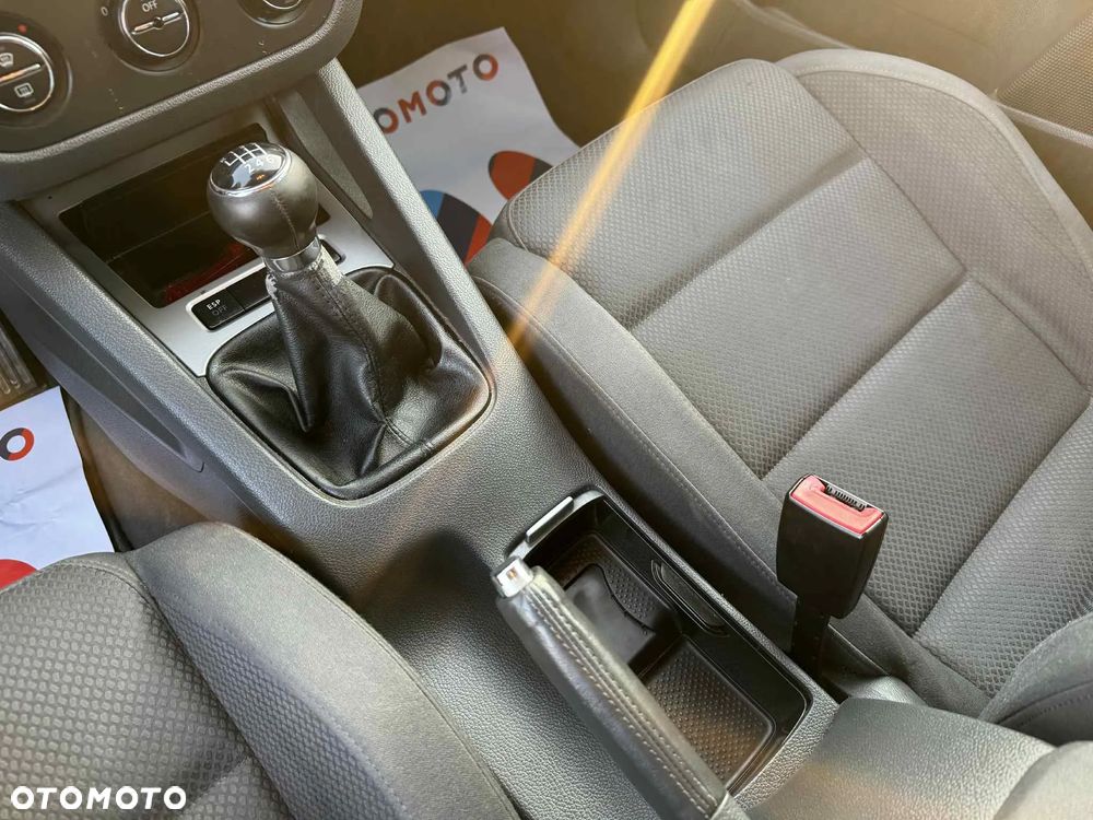 Volkswagen Golf V 1.9 TDI Sportline - 12