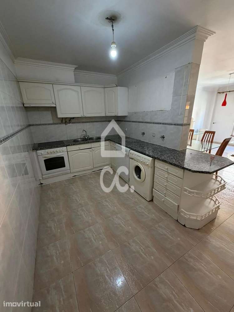 Apartamento T2 com Excelentes Áreas | Tapada das Mercês - Grande imagem: 2/22