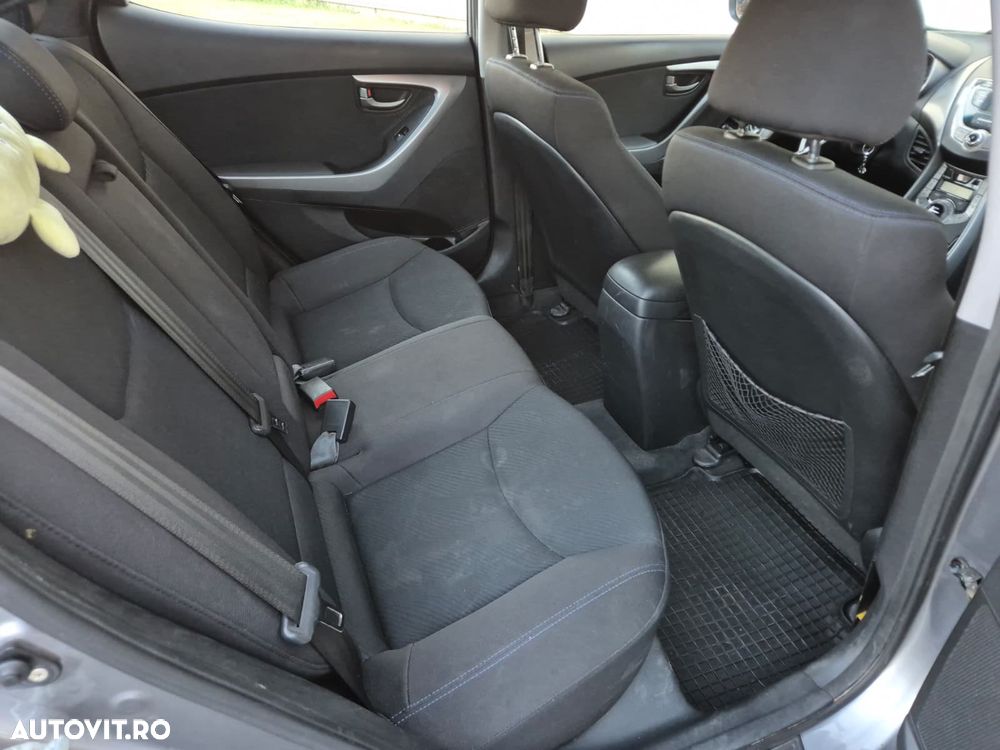 Hyundai Elantra 1.6 MPi - 19