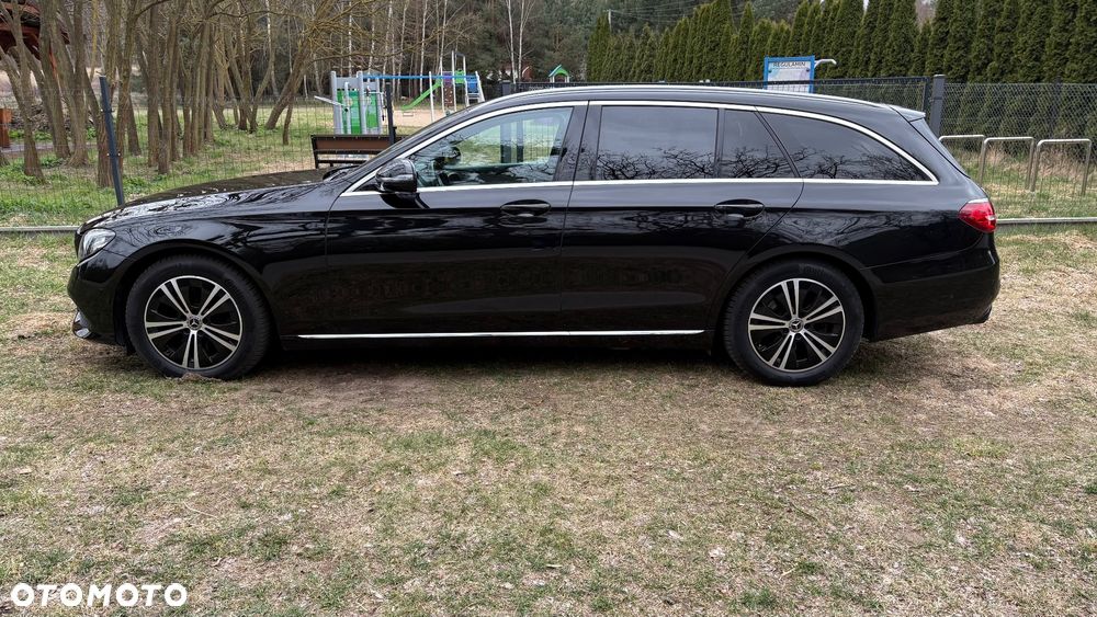 Mercedes-Benz Klasa E 220 d 4-Matic 9G-TRONIC - 19
