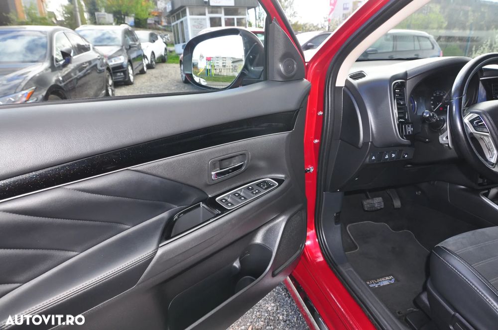 Mitsubishi Outlander 2.4 4WD CVT Intense - 15