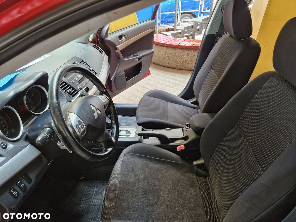 Mitsubishi Lancer - 8