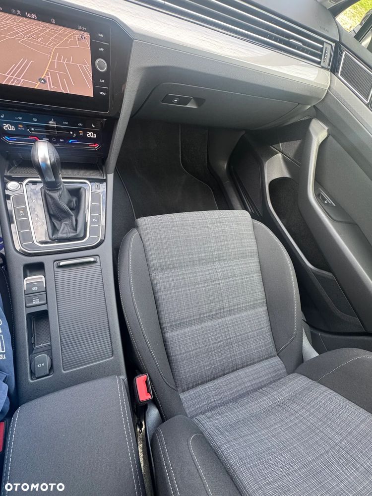 Volkswagen Passat 2.0 TSI Business DSG - 8