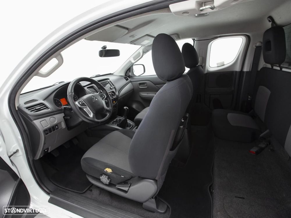 Mitsubishi L200 2.4 DI-D Club 4WD C/IVA - 7