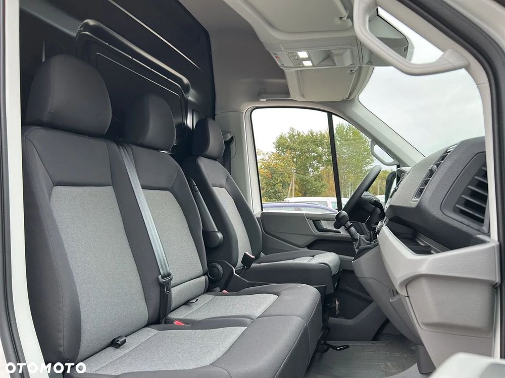 Volkswagen Crafter Furgon 4490 - 16