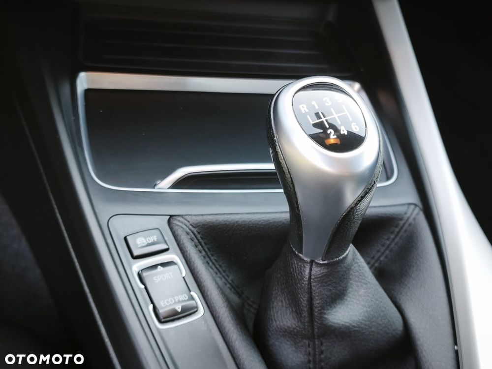 BMW Seria 1 118i Sport Line - 35