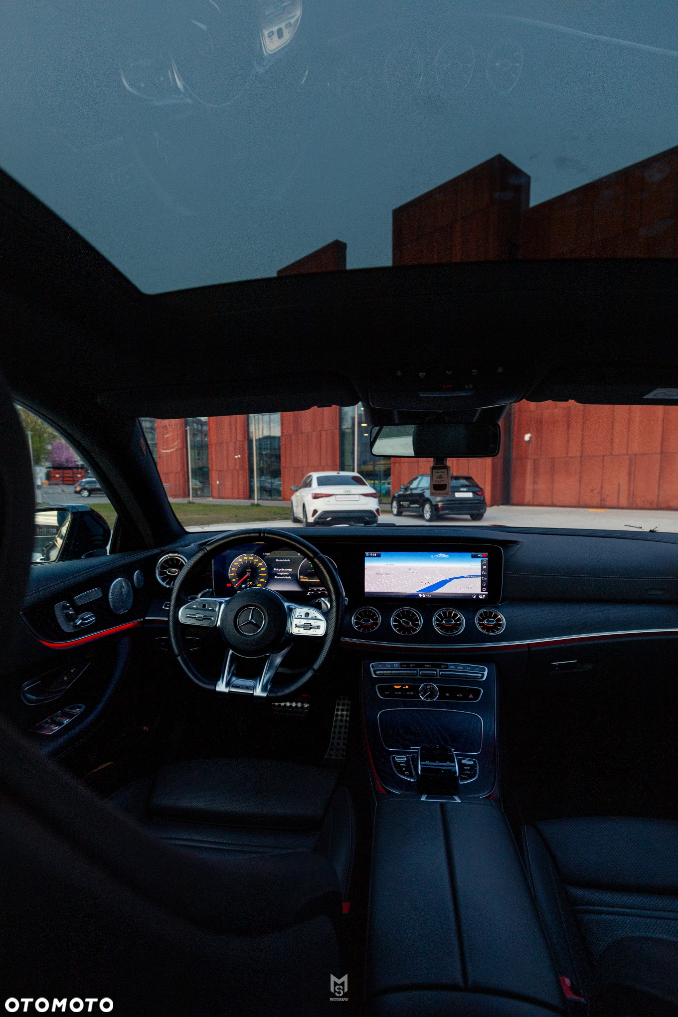 Mercedes-Benz Klasa E AMG 53 Coupe 4-Matic+ 9G-TRONIC - 17
