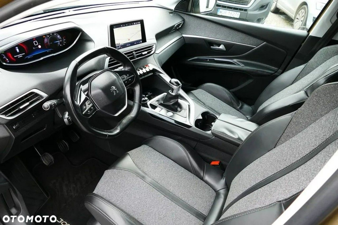 Peugeot 3008 1.2 PureTech Allure S&S - 14