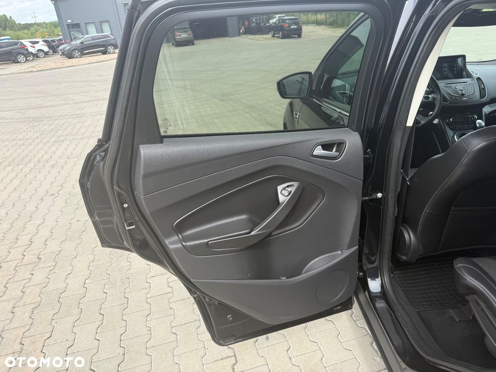 Ford Kuga 2.0 TDCi 2x4 Titanium - 17