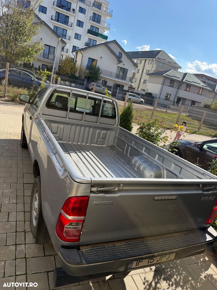 Toyota Hilux 4x2 Cabina Simpla - 3