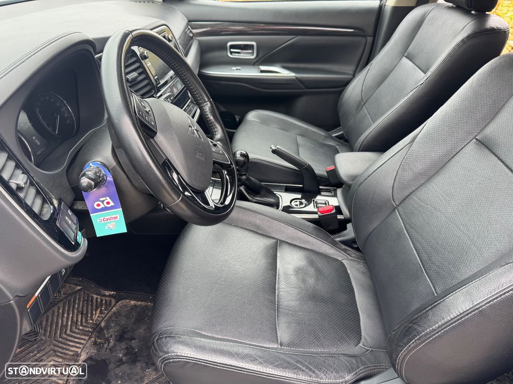 Mitsubishi Outlander 2.2 DI-D Instyle Navi - 8