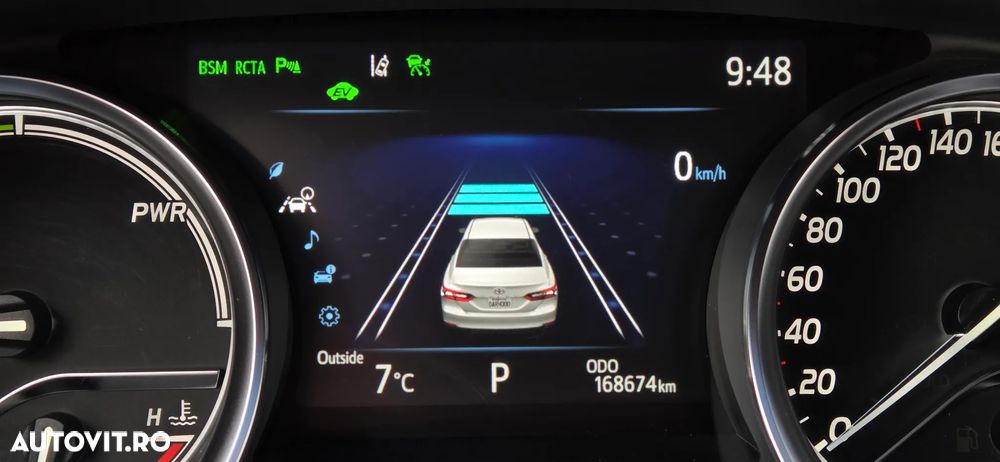 Toyota Camry 2.5 Exclusive - 31