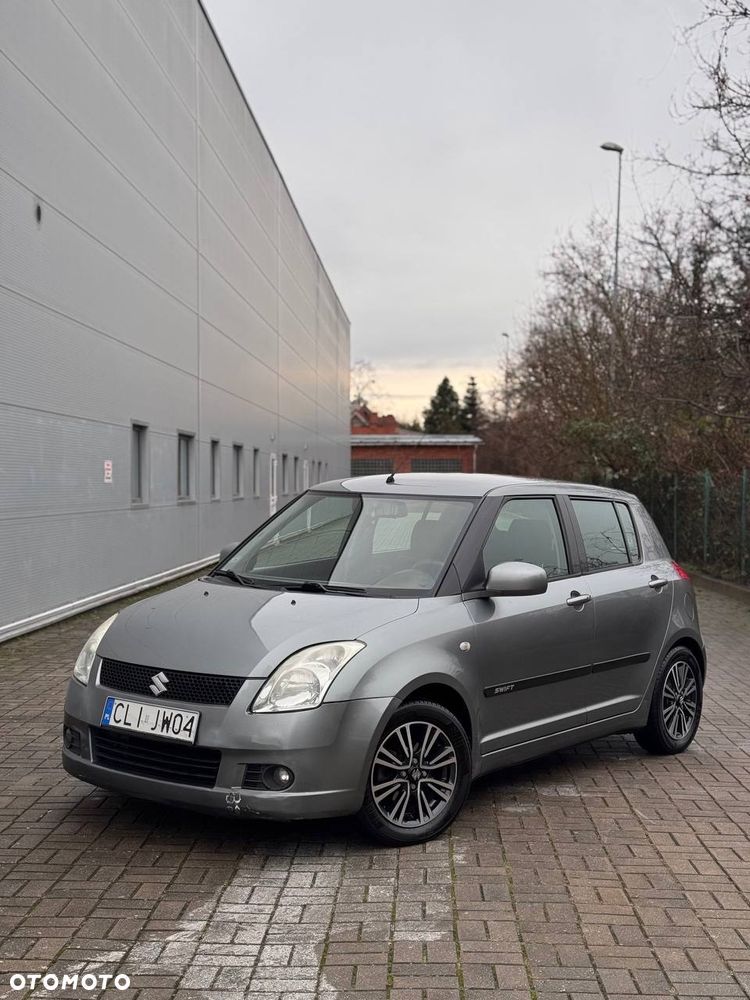 Suzuki Swift - 1