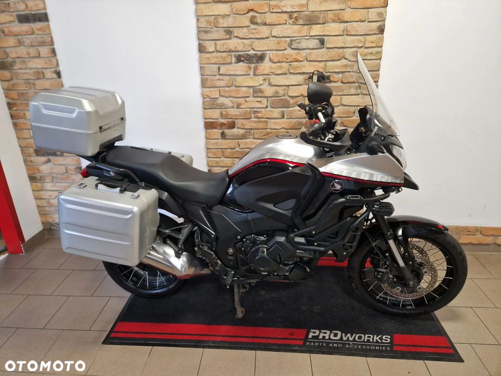 Honda VFR - 3