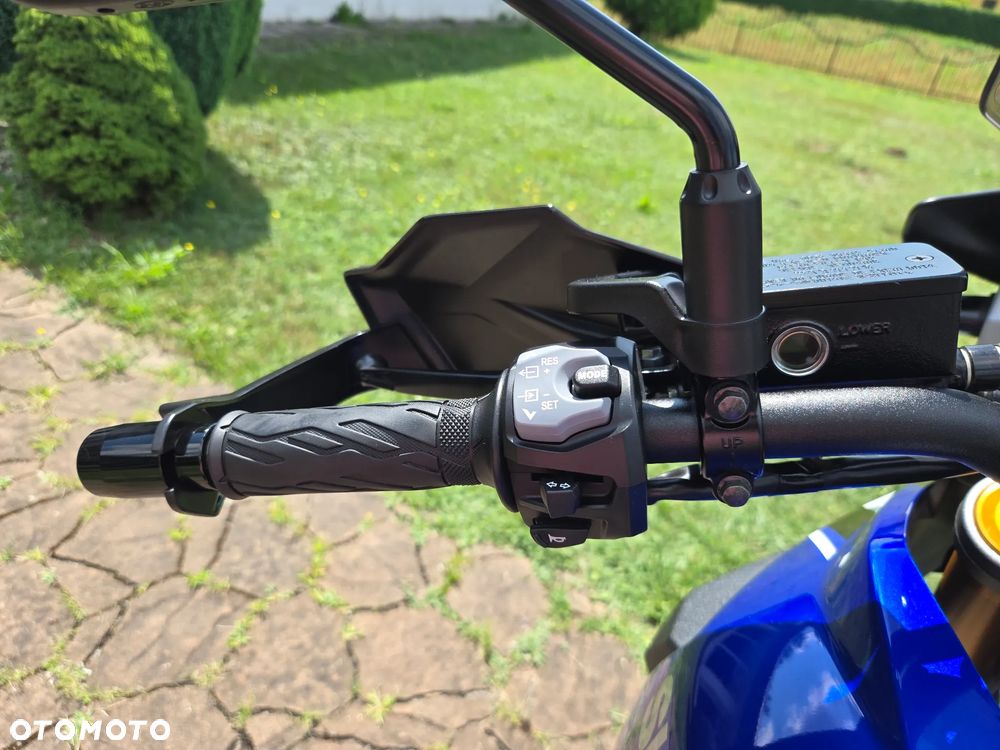 Suzuki V-STROM - 15