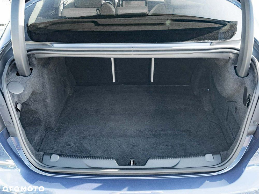 Jaguar XE 2.0 P250 R-Dynamic Black - 27