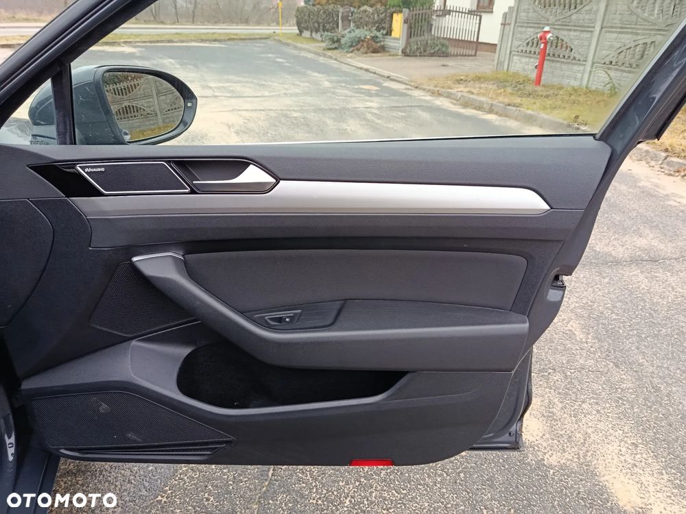 Volkswagen Passat 2.0 TDI SCR (BlueMotion Technology) DSG Comfortline - 20