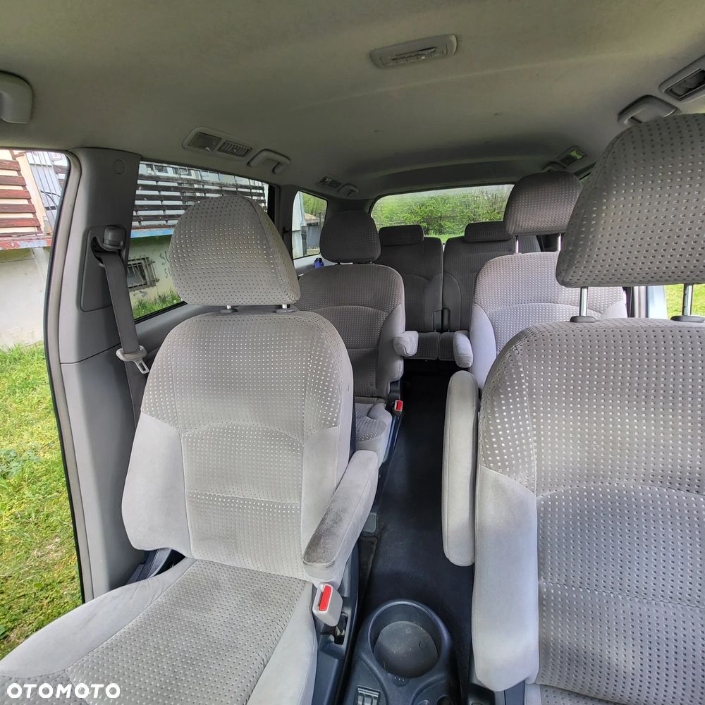 Mitsubishi Grandis 2.4 Motion - 11